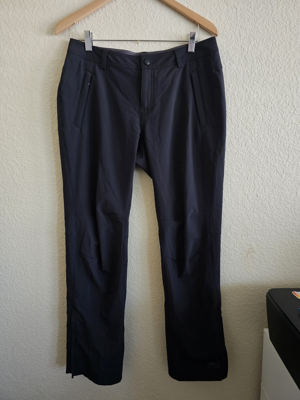 REI Co-op Mistral Hiking Pants Black 10P Petite Softshell Zipper Pockets